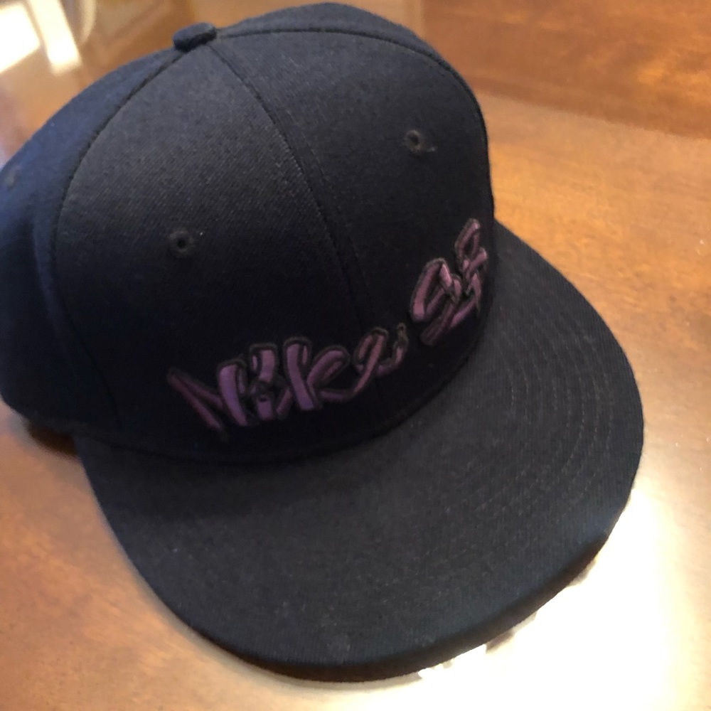Men’s Nike SB fitted hat NWT Rare